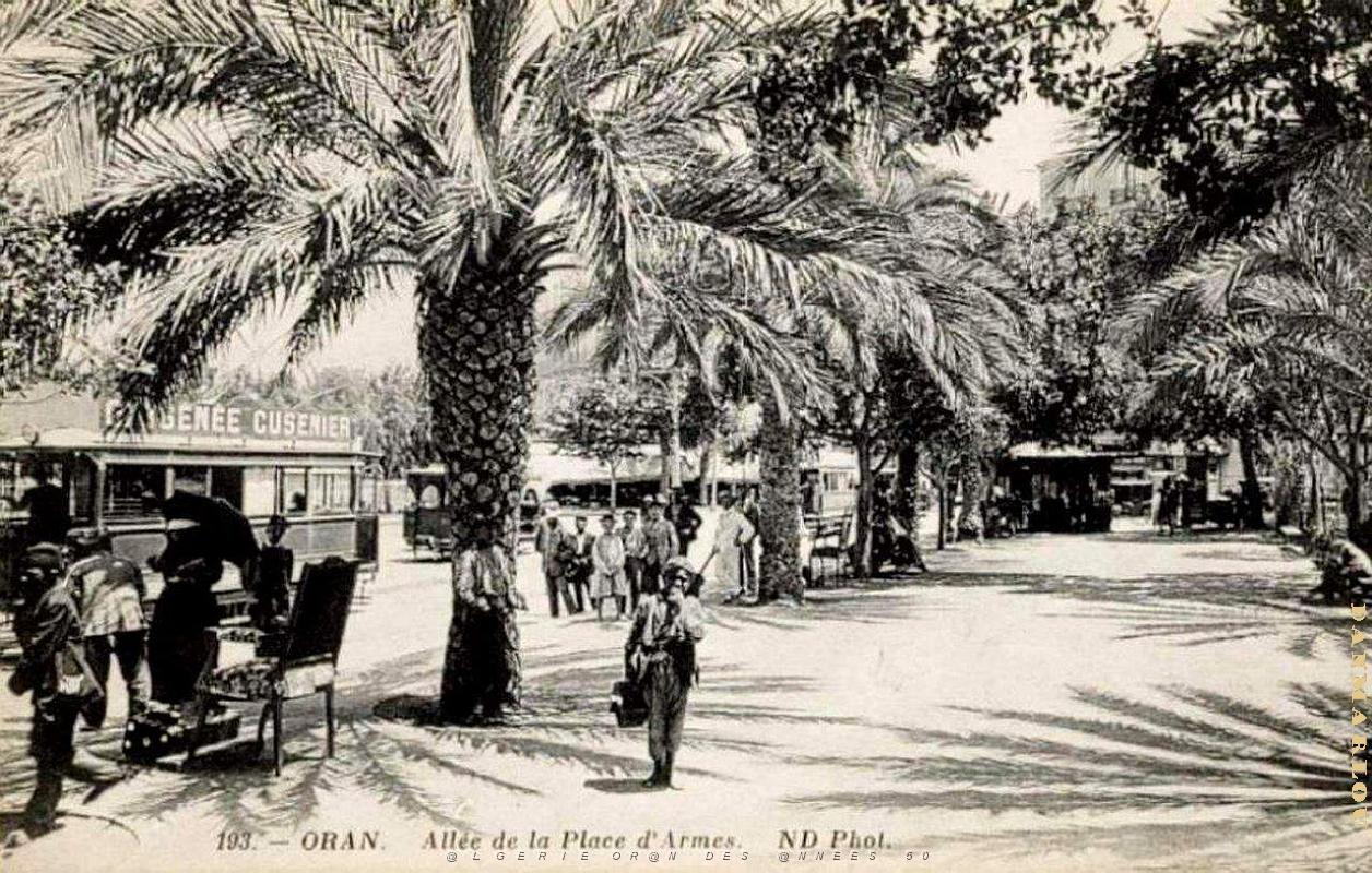 PA i- 04- Place d'armes animee.jpg